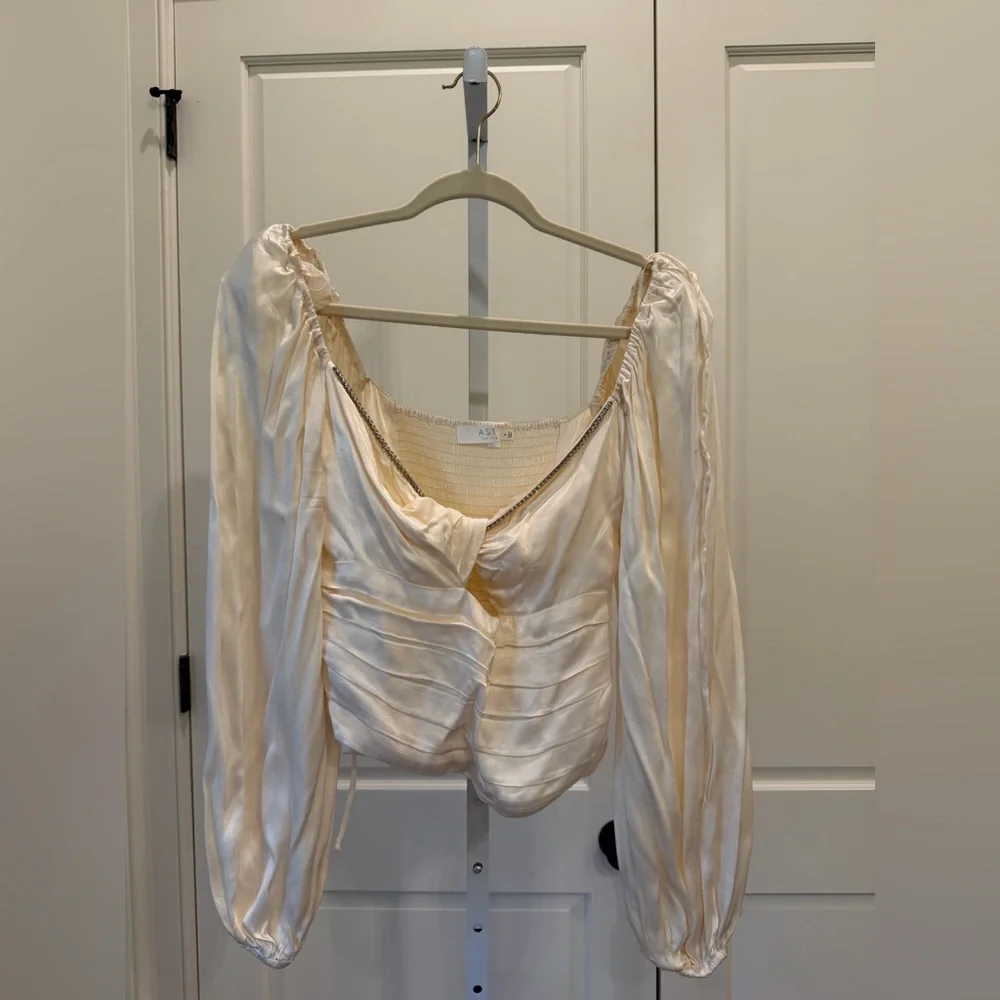 Astr Cream Satin Long-Sleeve Twist Front Blouse